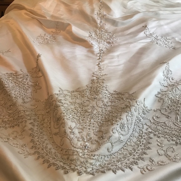 Wedding dress 👰❤ - Picture 6 of 8